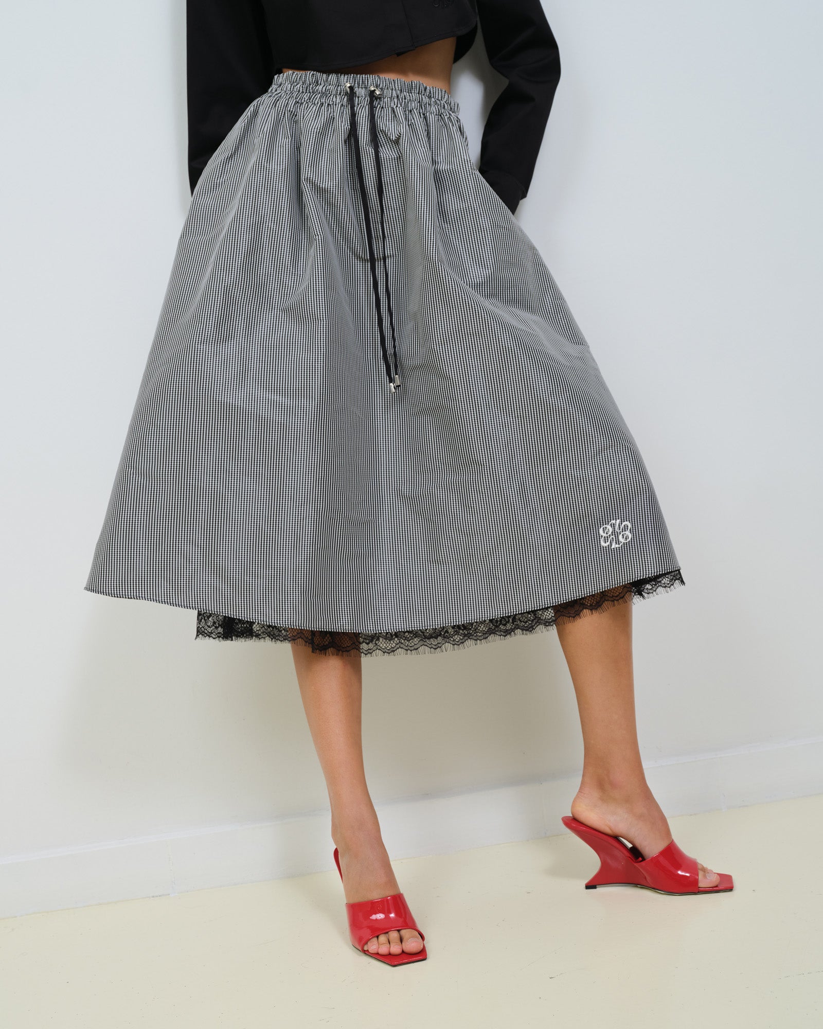 TECHNICAL GINGHAM SKIRT WITH LACE TRIM