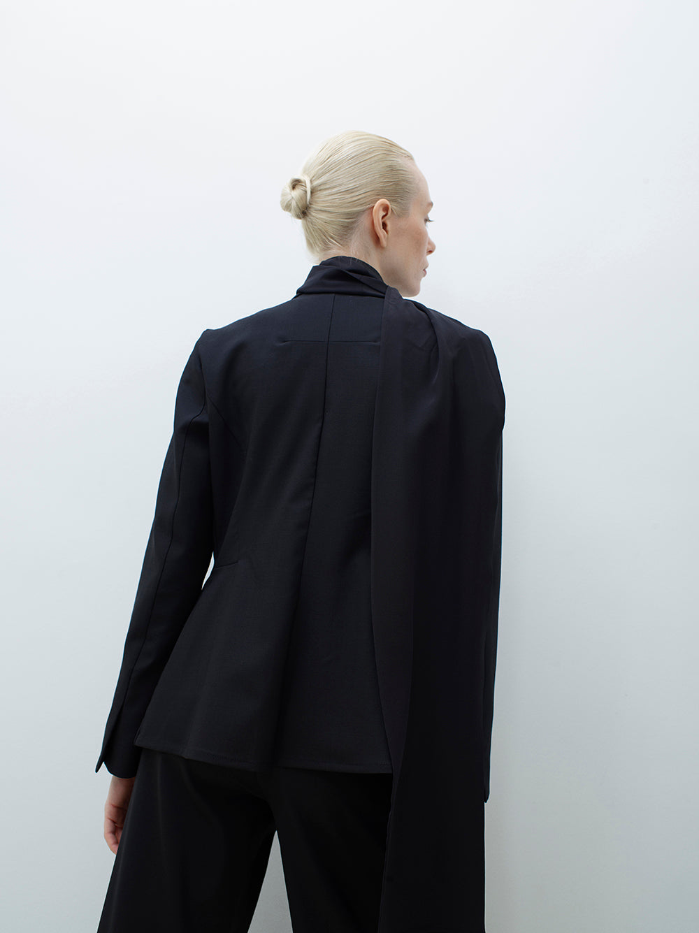 Detachable-Scarf Wool Jacket