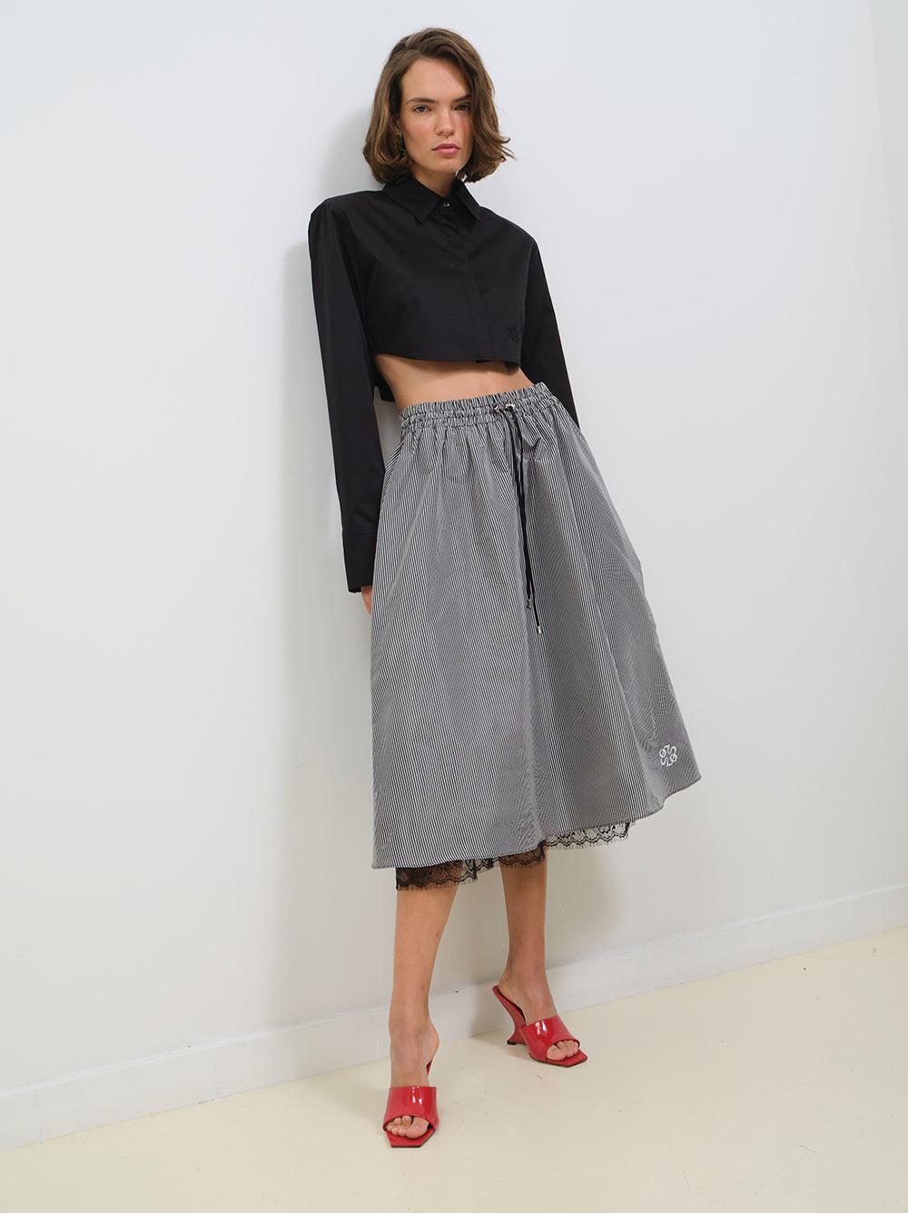 CROPPED POPLIN SHIRT WITH SHOULDER PADS