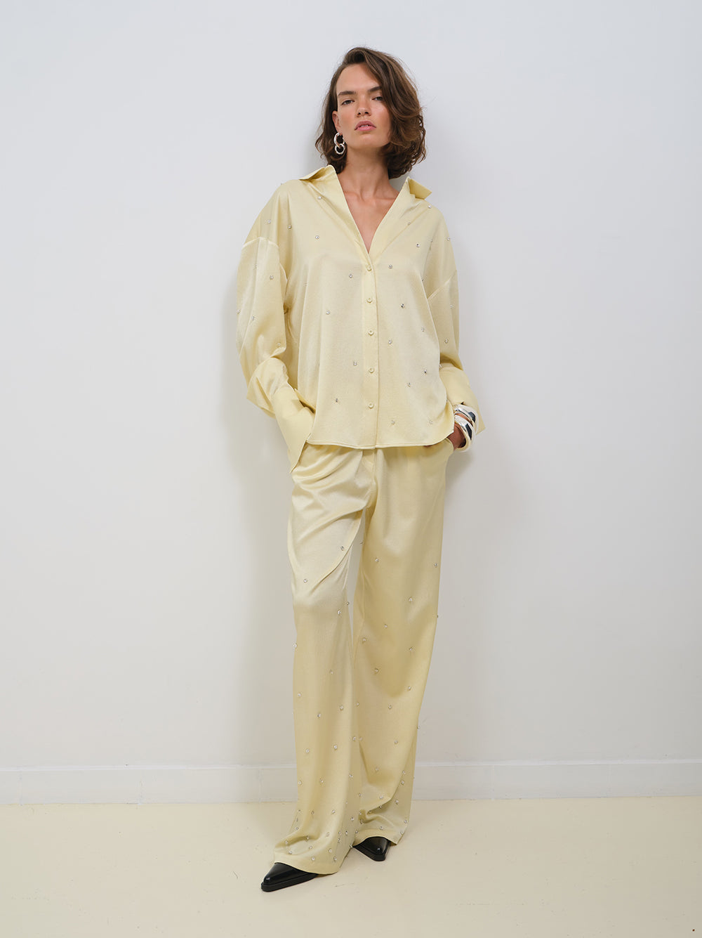 ELASTIC WAISTBAND PANTS WITH CRYSTAL EMBROIDERY